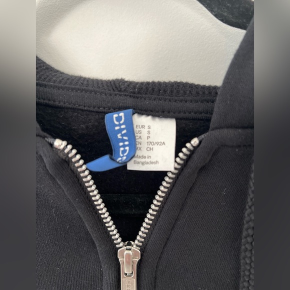 2 H&M zip up hooded sweater vests - Picture 2 of 6